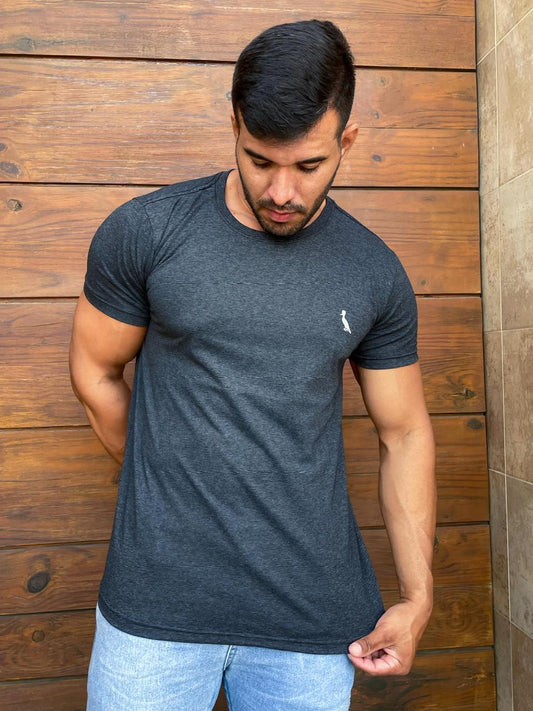 👕 Camisa Básica Premium – Essencial no Seu Guarda-Roupa