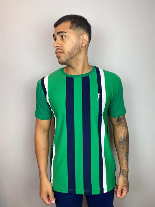 🆕 Camisa Listrada Gola Careca – Estilo e Conforto para o Seu Dia